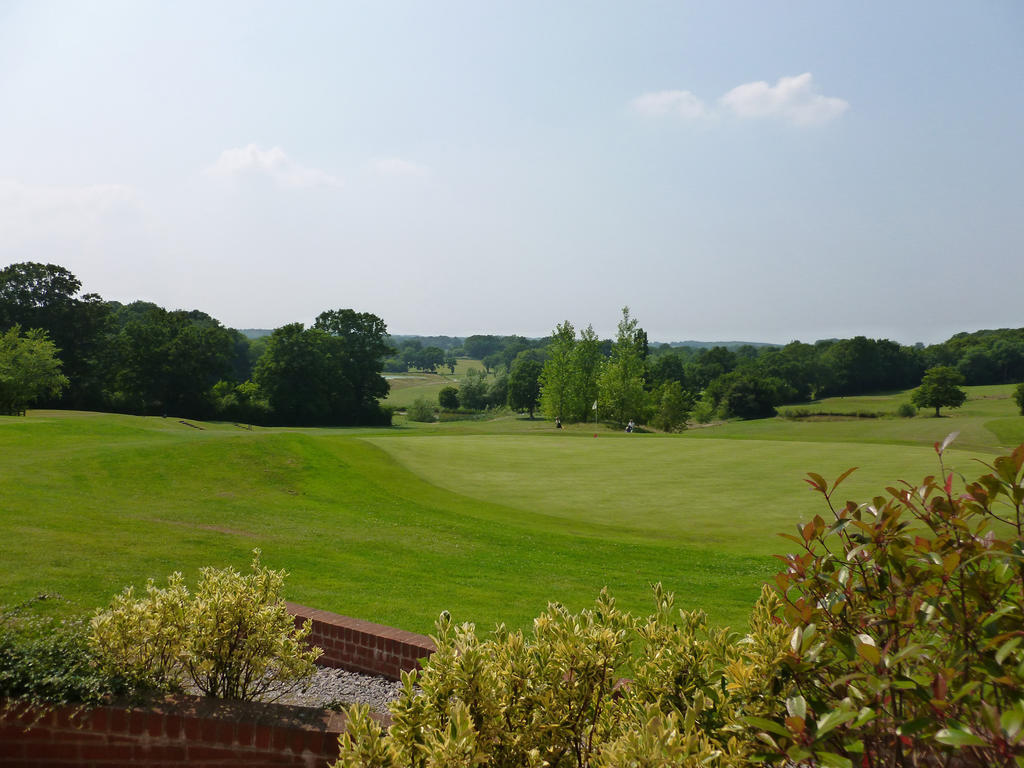 London Beach Country Hotel & Golf Club Тентерден Экстерьер фото
